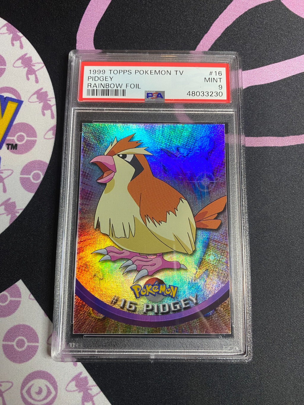 Pidgey - 16 - Topps 1999 - Rainbow Foil - PSA 9